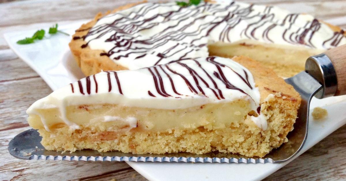 Tarta fácil de crema pastelera y nata | Postres Fáciles y Ricos